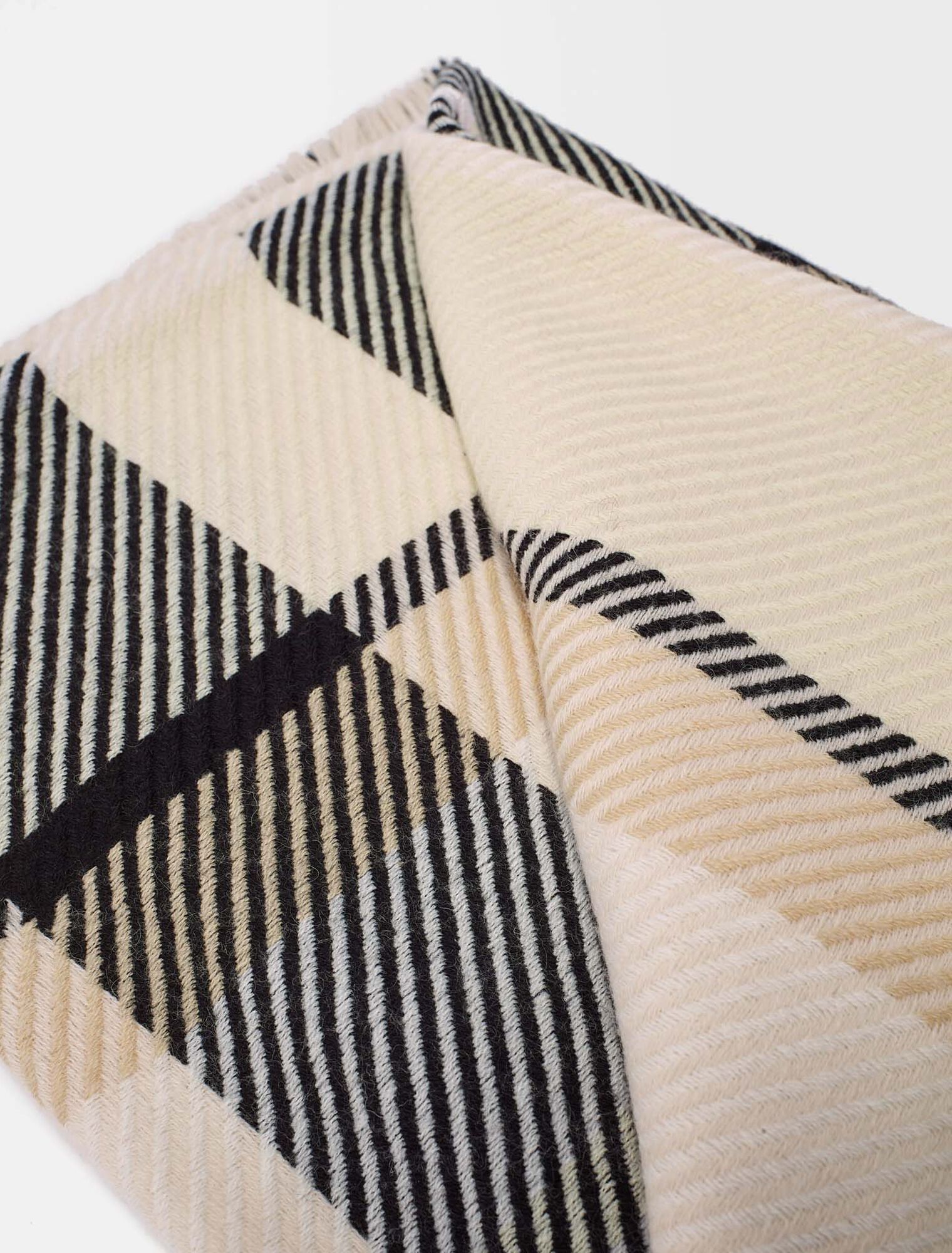Jacquard poncho