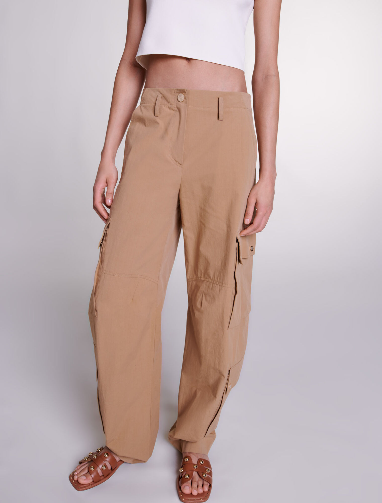 Cargo trousers with pockets