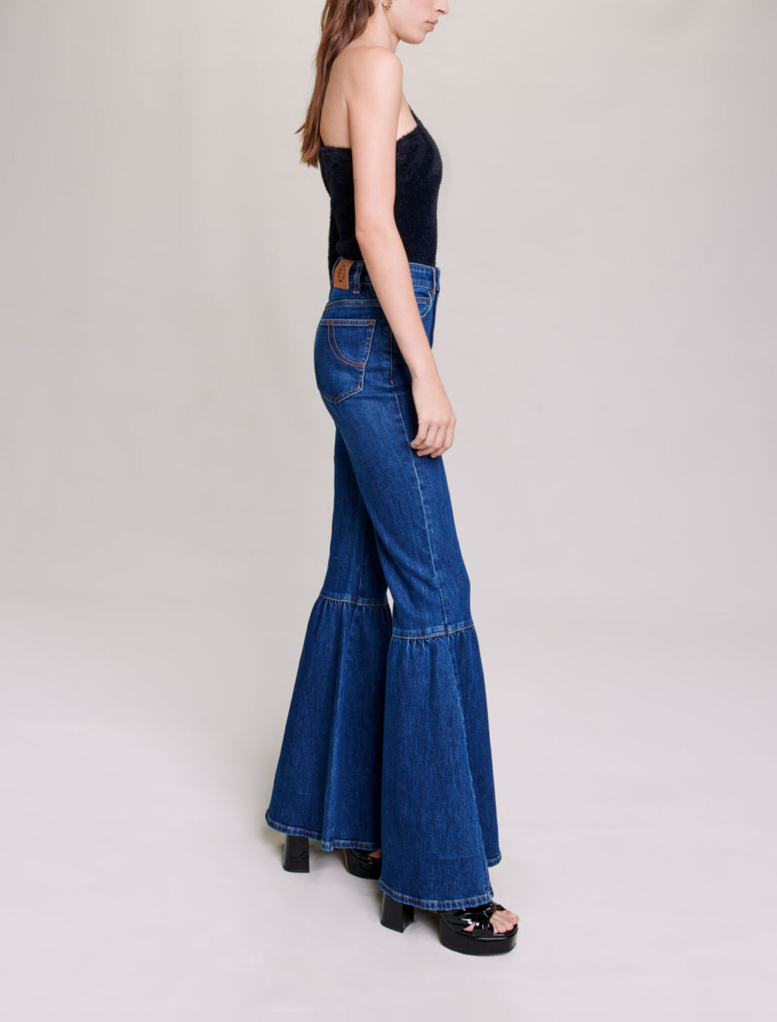 Asymmetric jumper