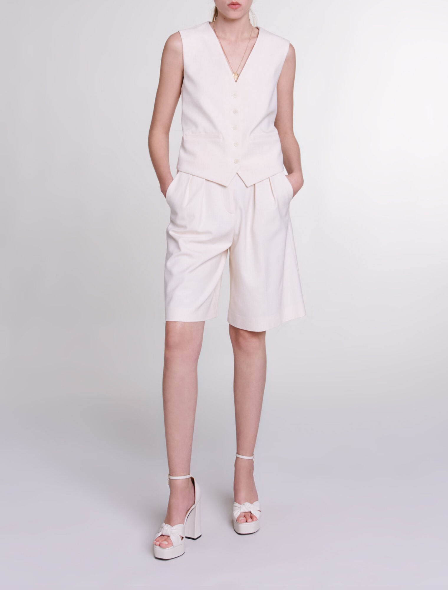 Pleated Bermuda shorts