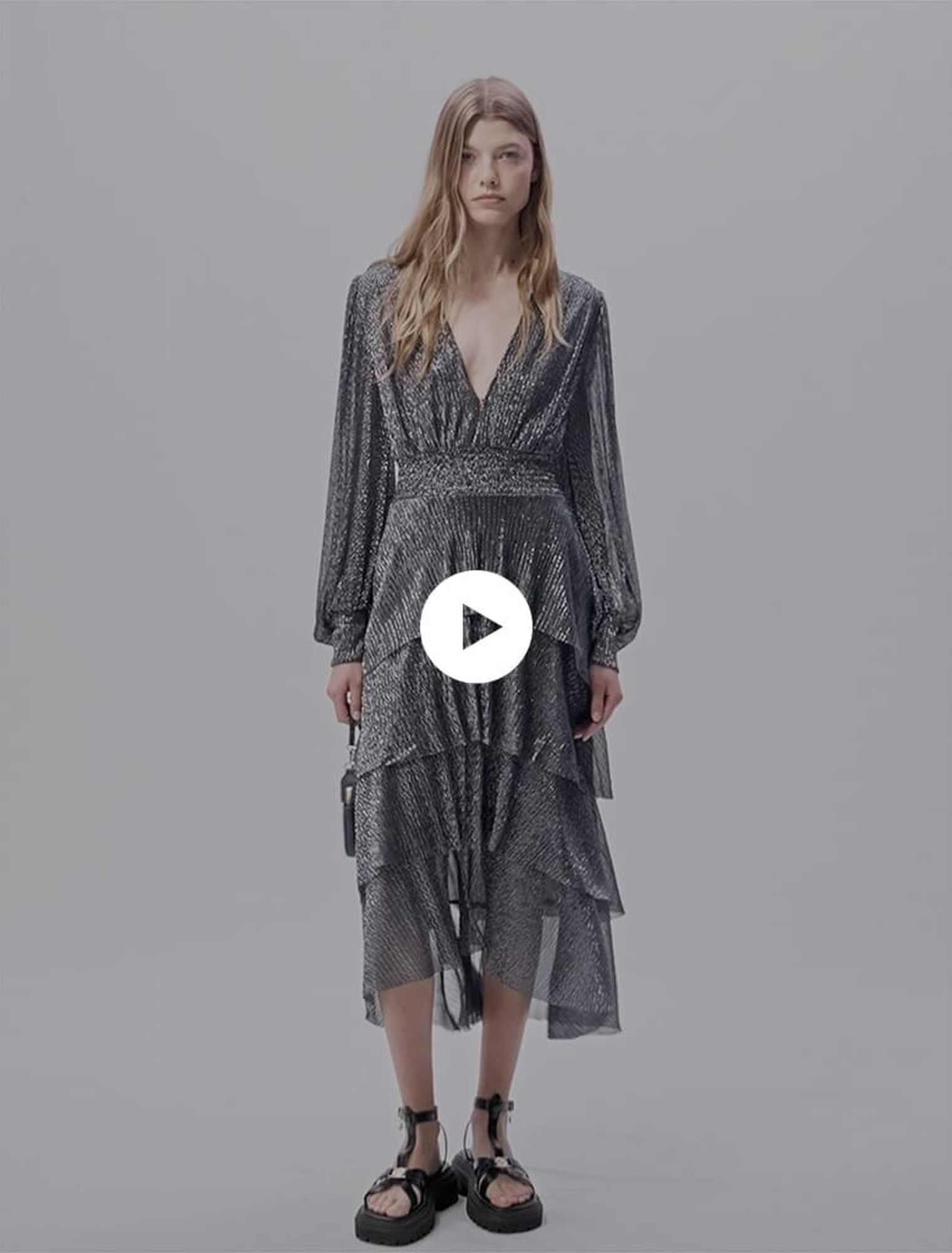 Ruffled dress 