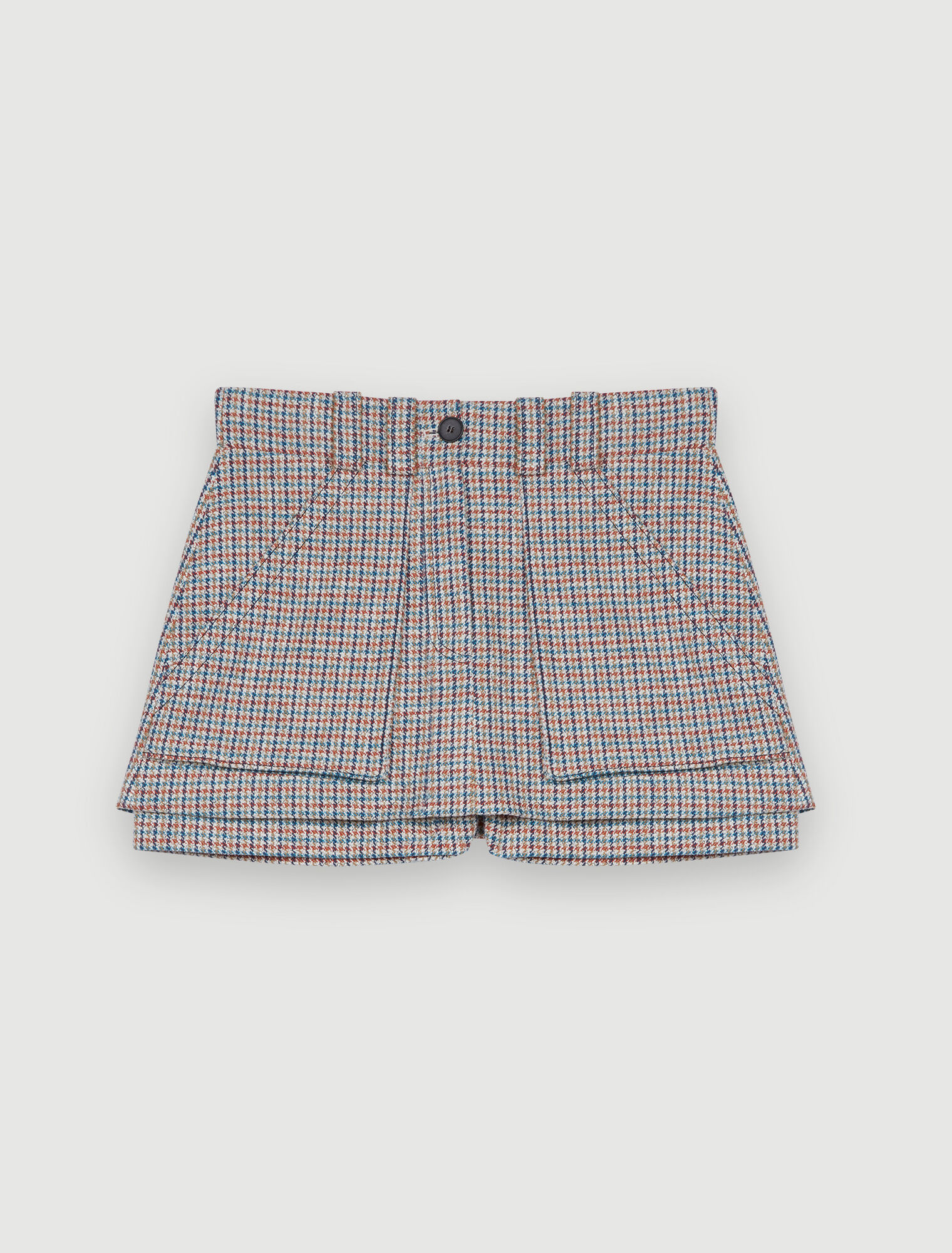 Shorts with houndstooth pattern