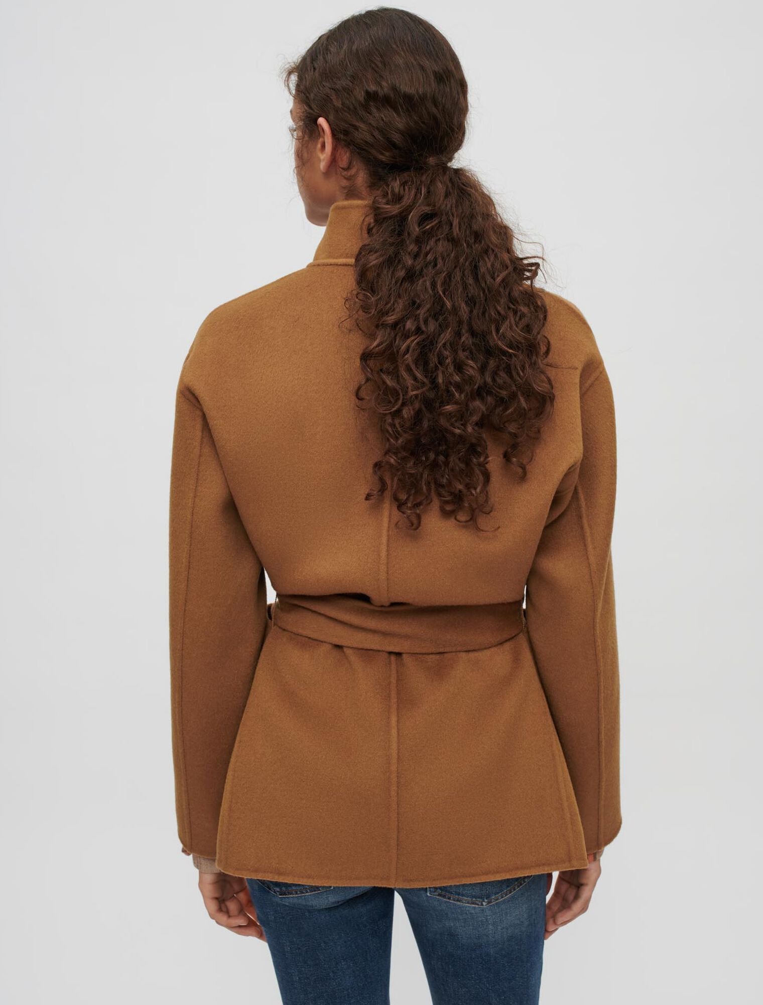 Smooth double-faced jacket with belt