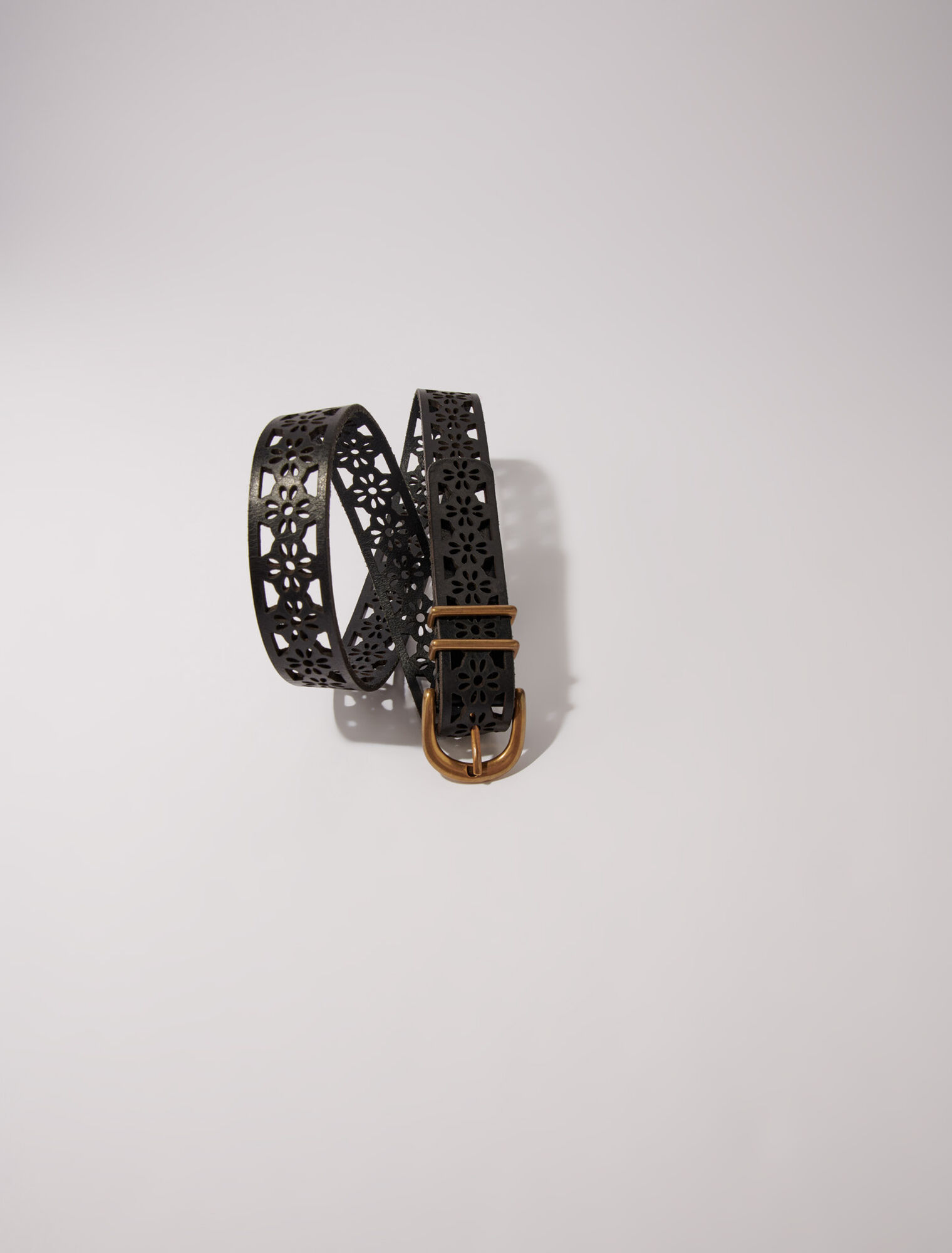 Leather belt with flower detail