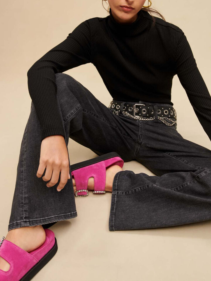 Black baggy jeans with belt