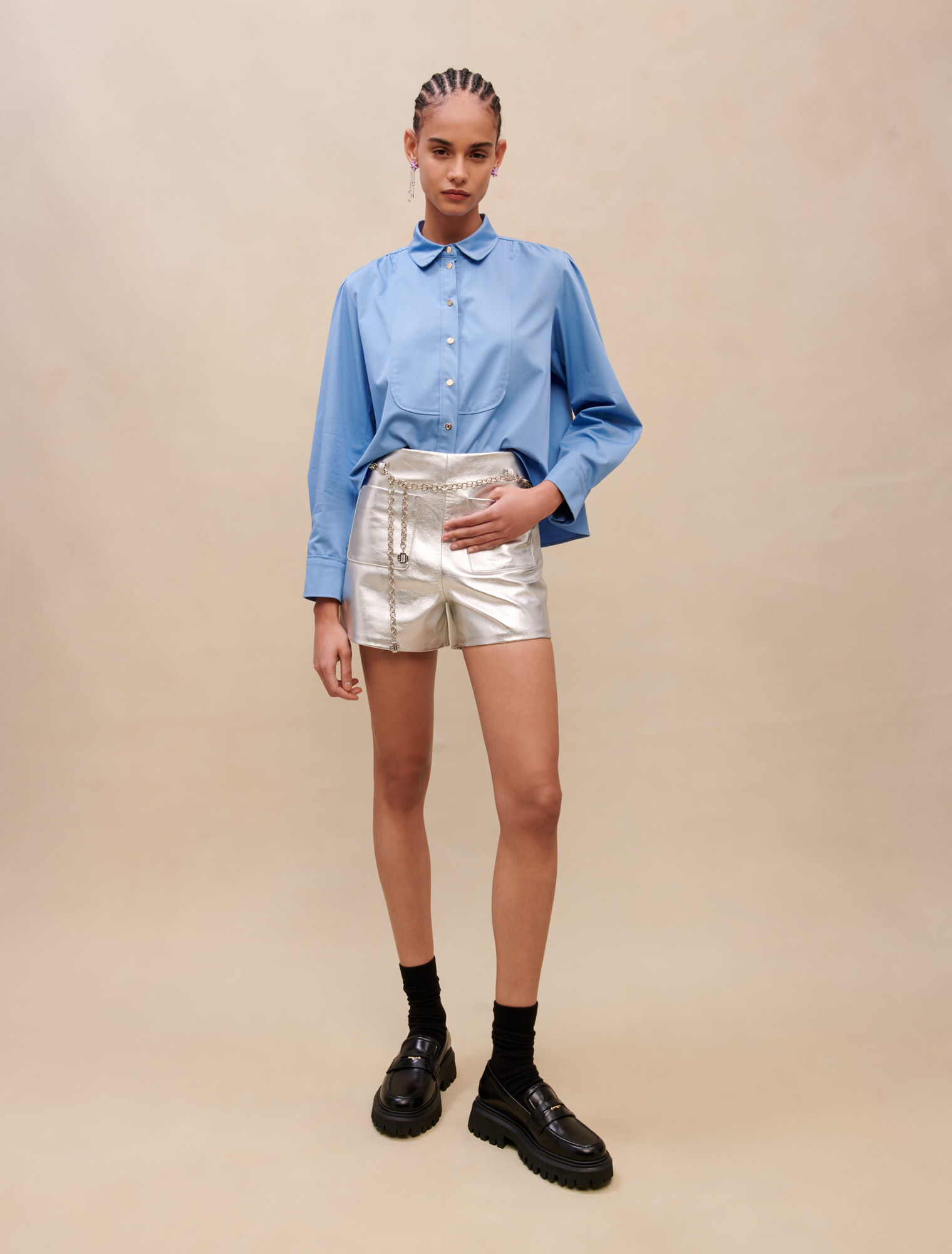 Cropped blue shirt