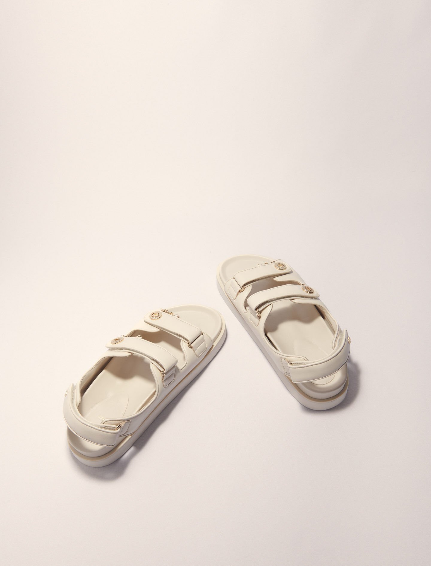 VIP【関税送料無料】希少 CASADEI BEIGE LEATHER FLATS Flat leather sandals White For Women | Maje