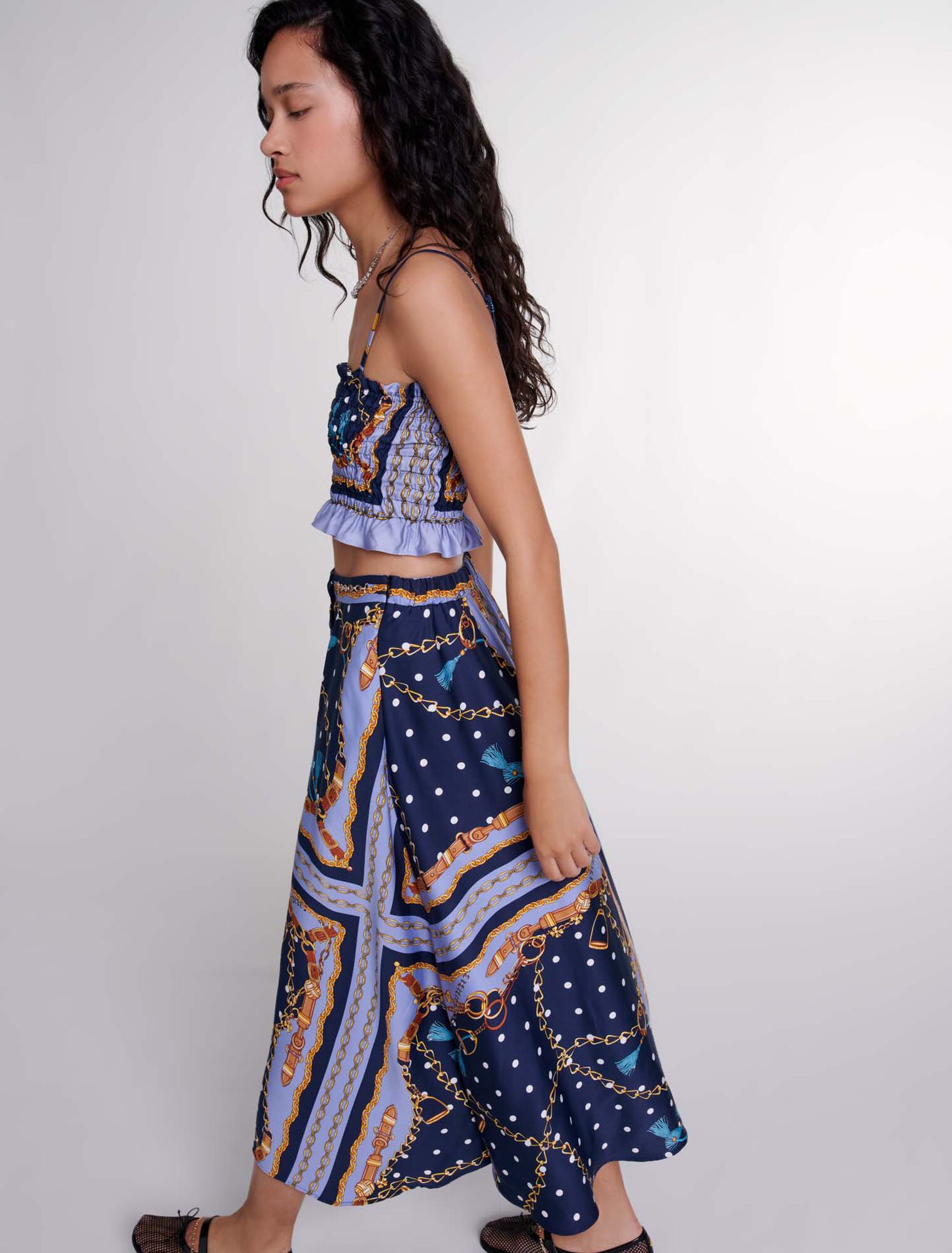 Satin-effect patterned short skirt 