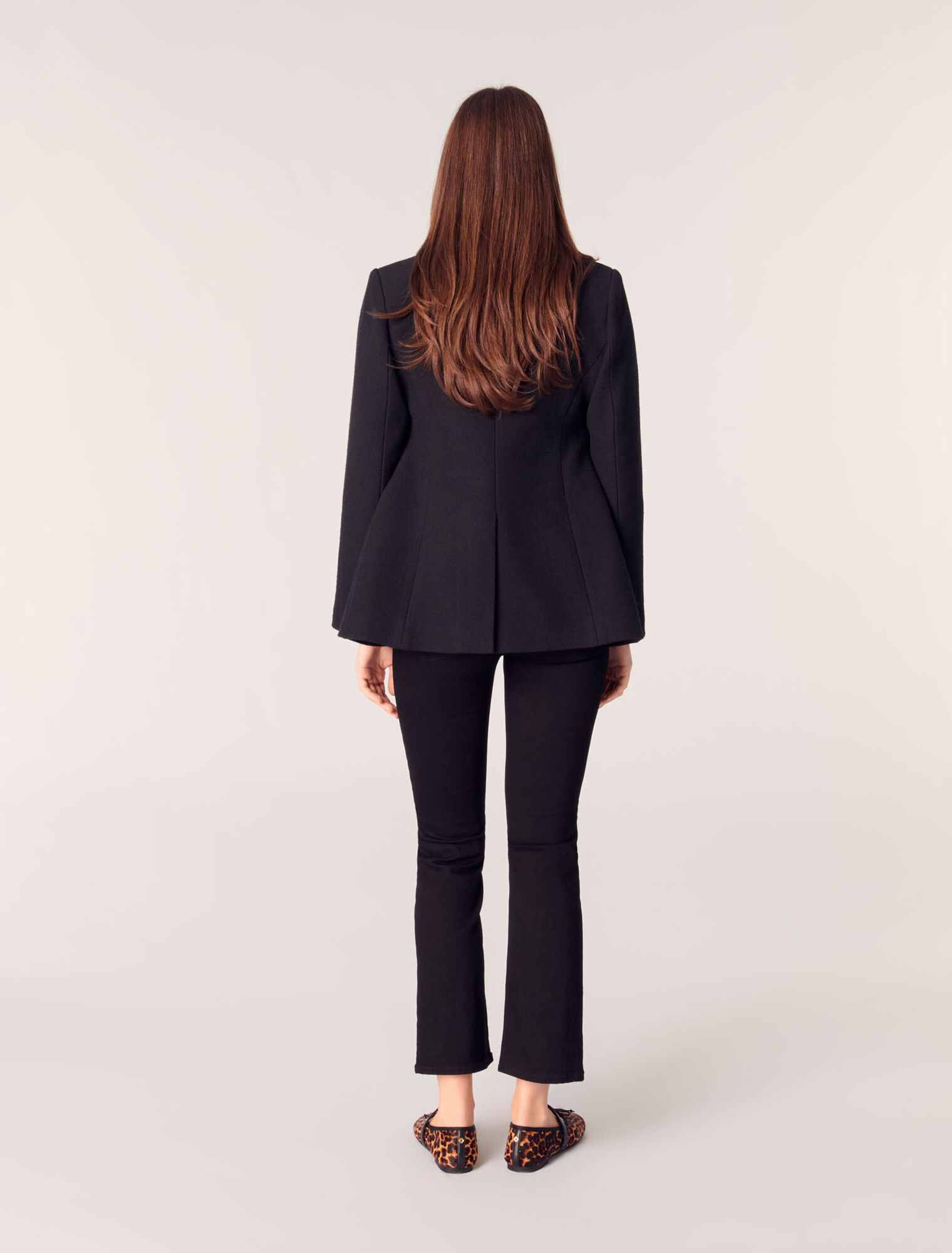 Jeans with pockets, flared at the bottom
