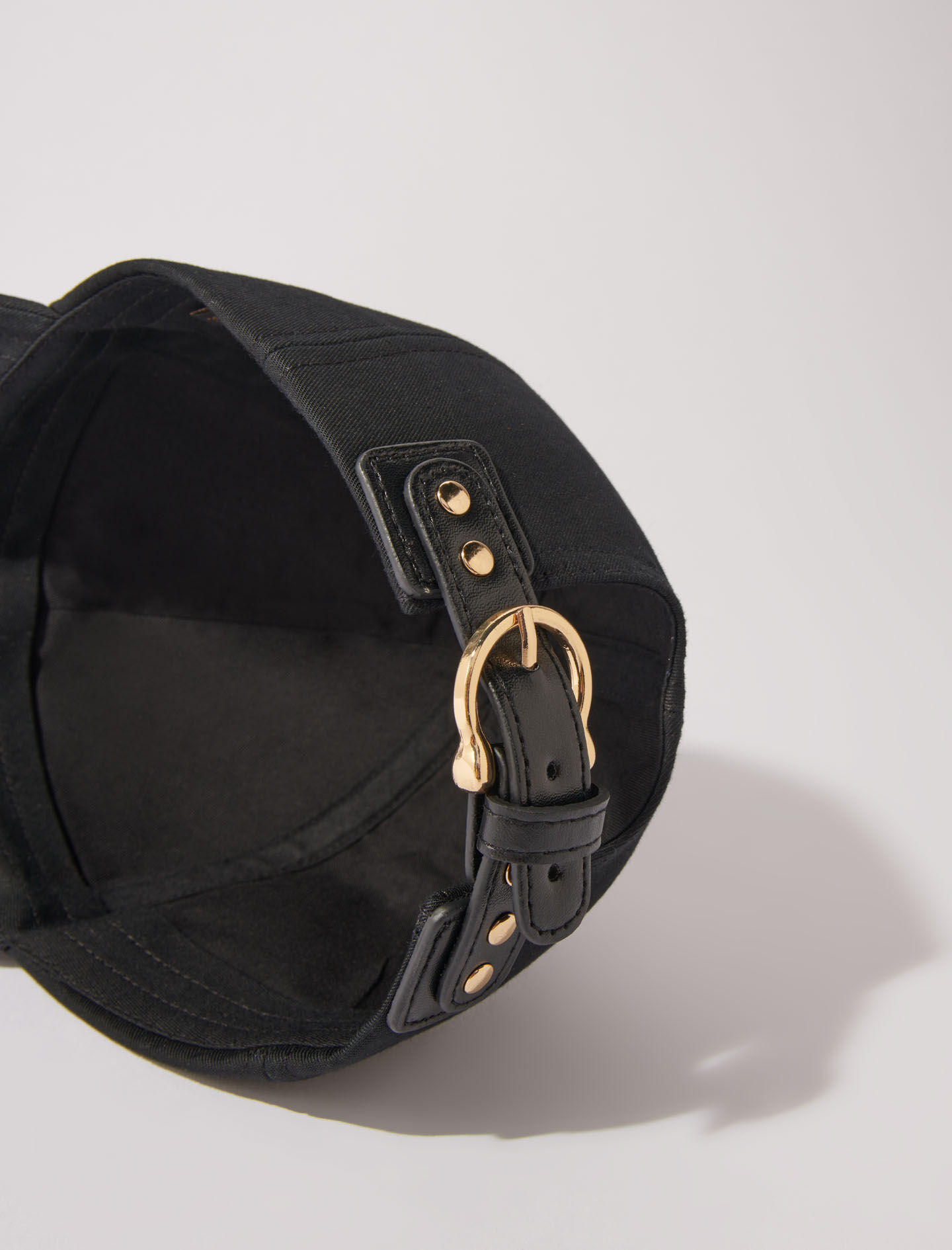 Cotton cap with gold-tone buckle Black / Gray For Women | Maje