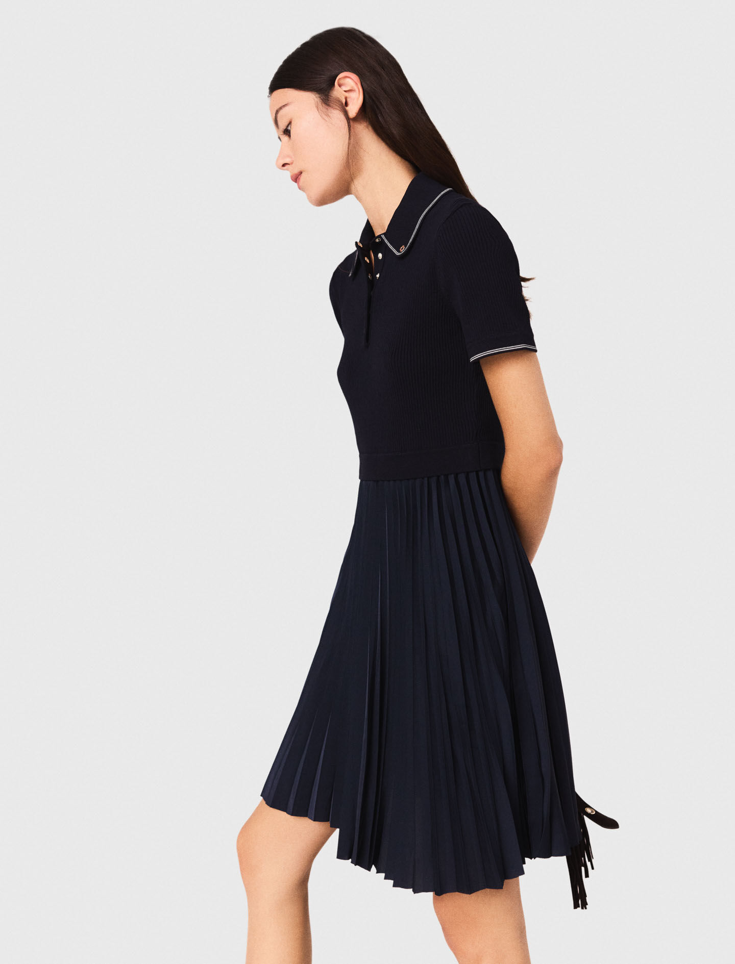 もっぴ　Polo Pleated Mini Dress ALINA PLEATED KNIT FIT AND FLARE MINI DRESS – AKIRA