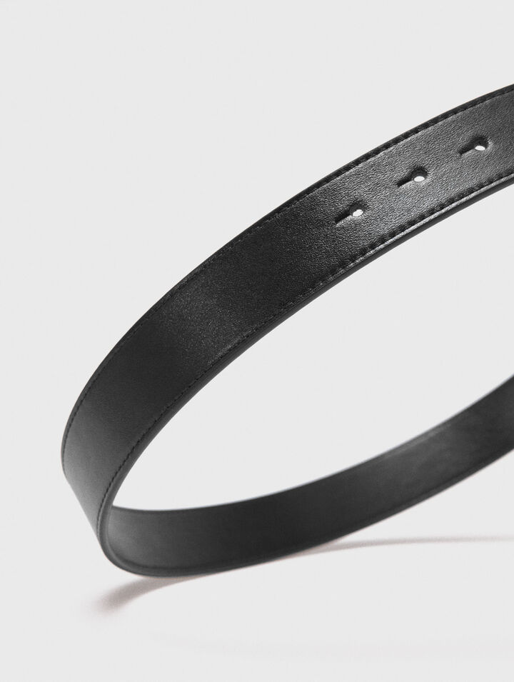 Leather belt with oval buckle