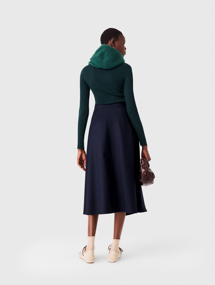 Long pleated skirt with buckle