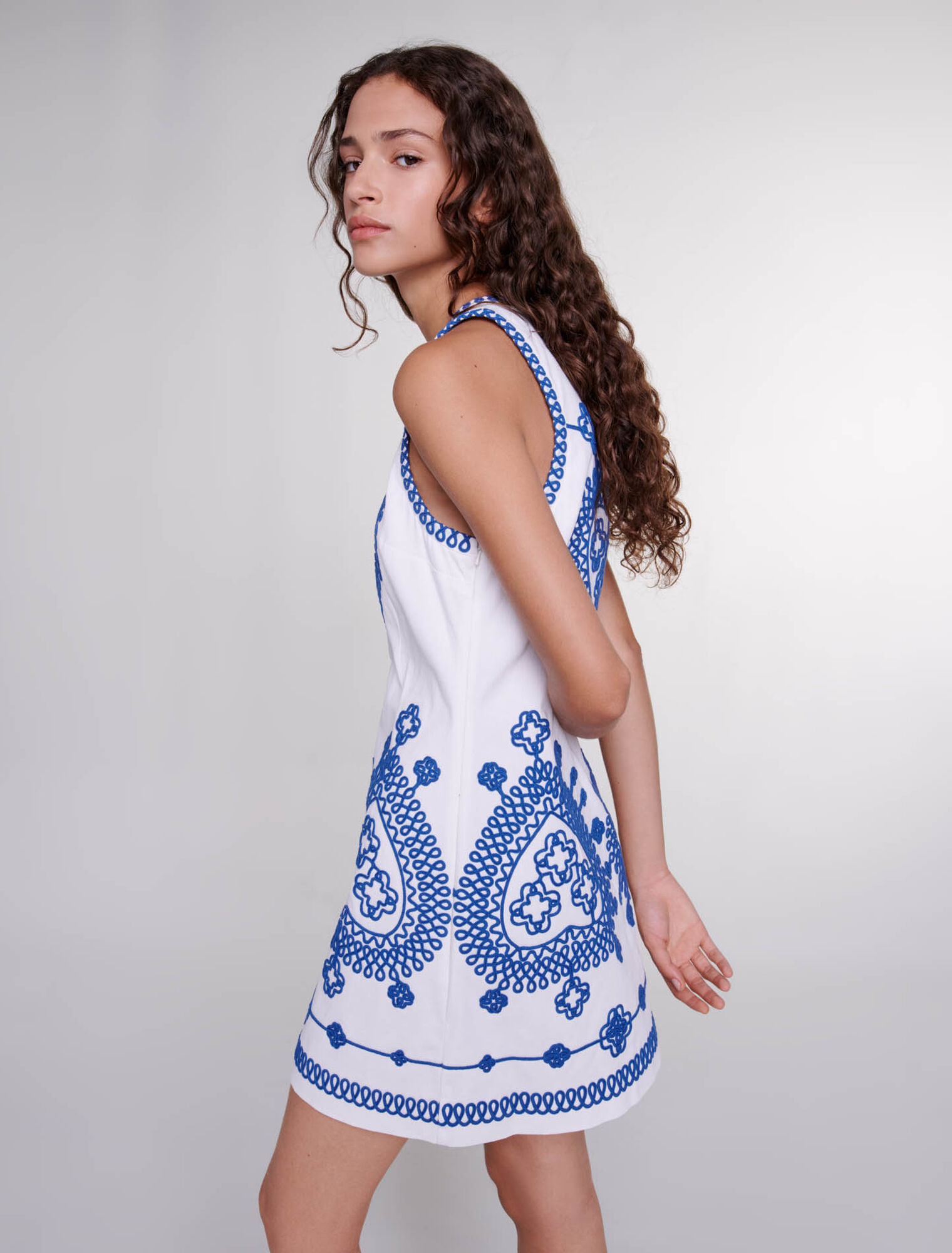 Fitted embroidered dress