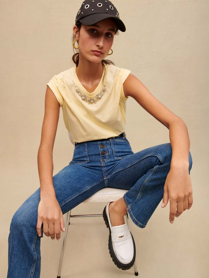 Double-pocket jeans with a slight flare