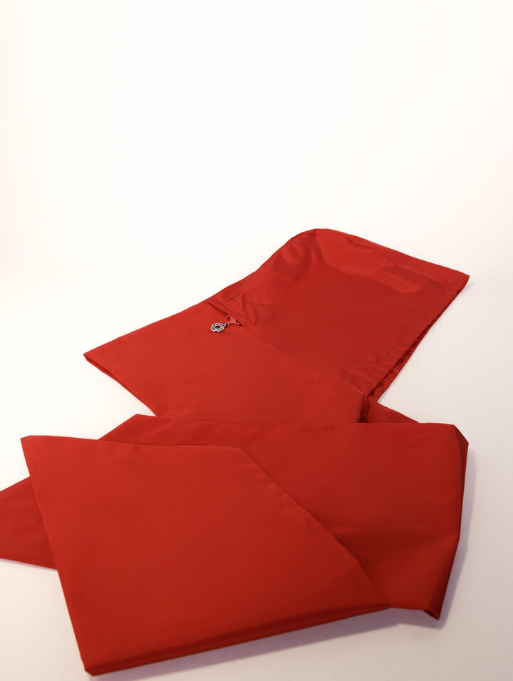 Retractable scarf hood