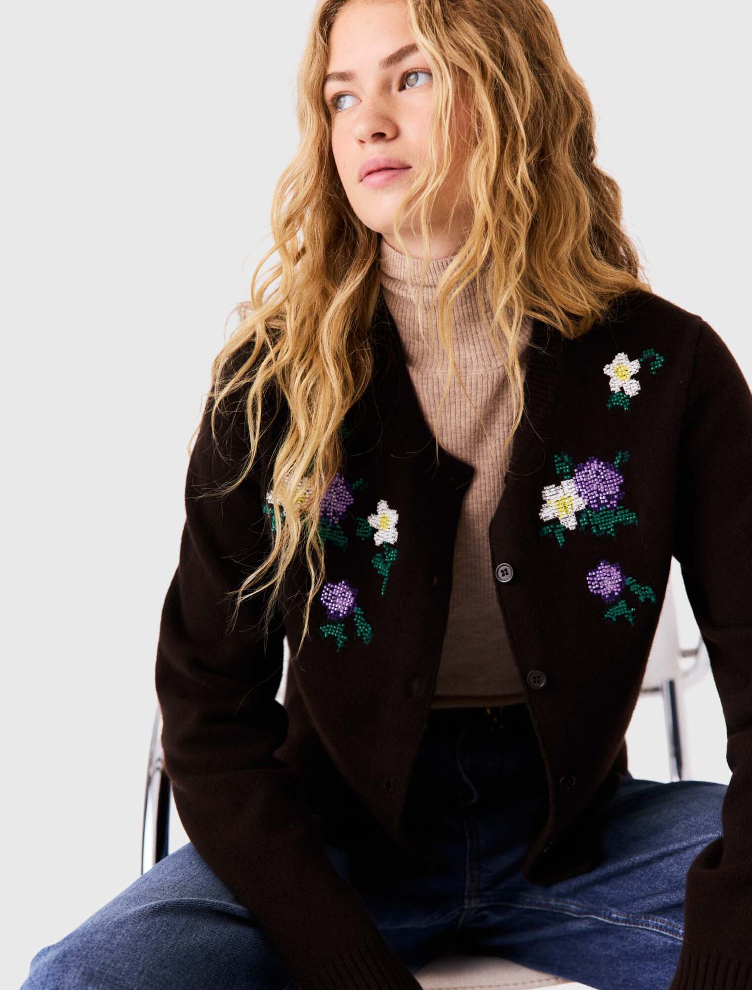 Cardigan with floral embroidery