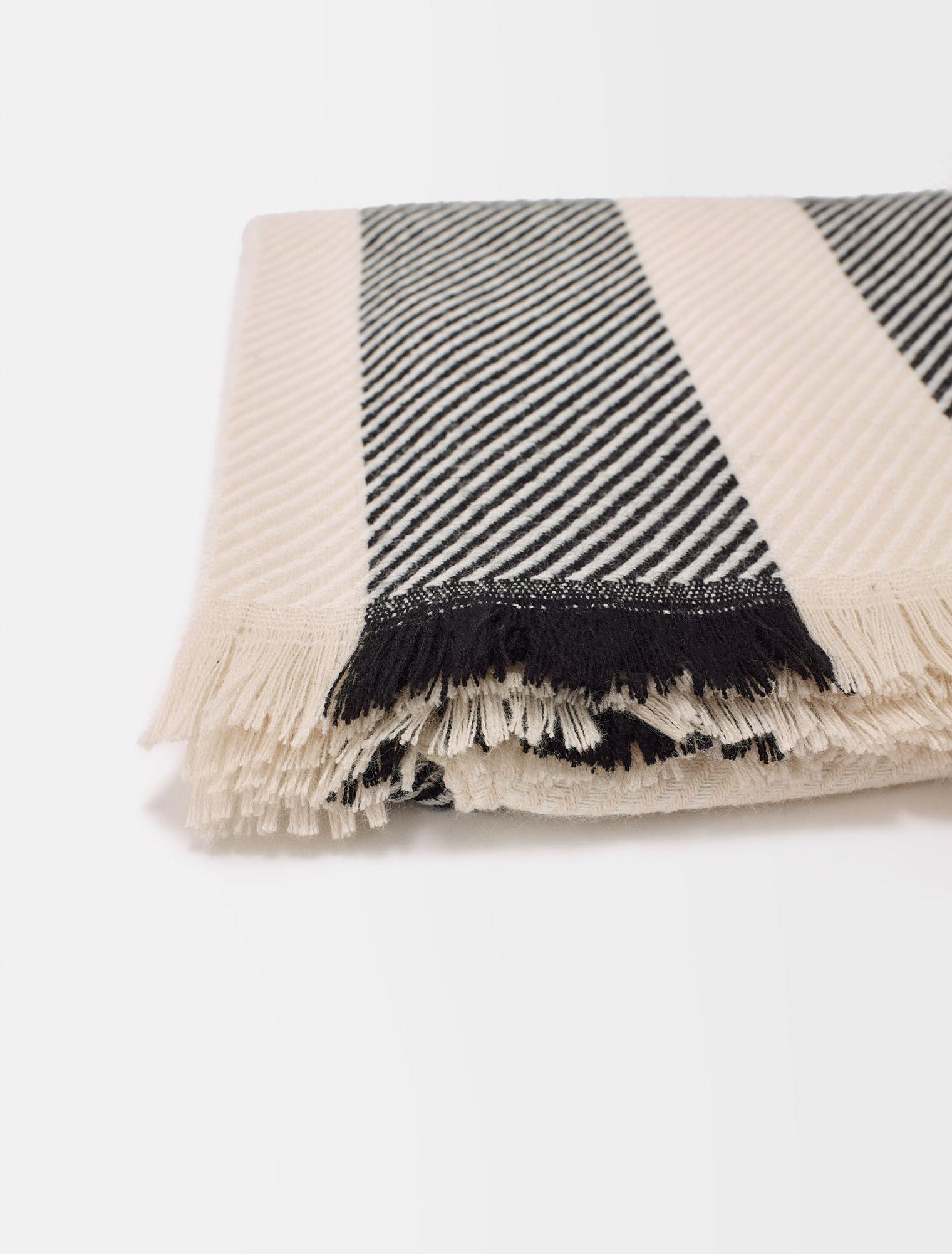 Jacquard poncho
