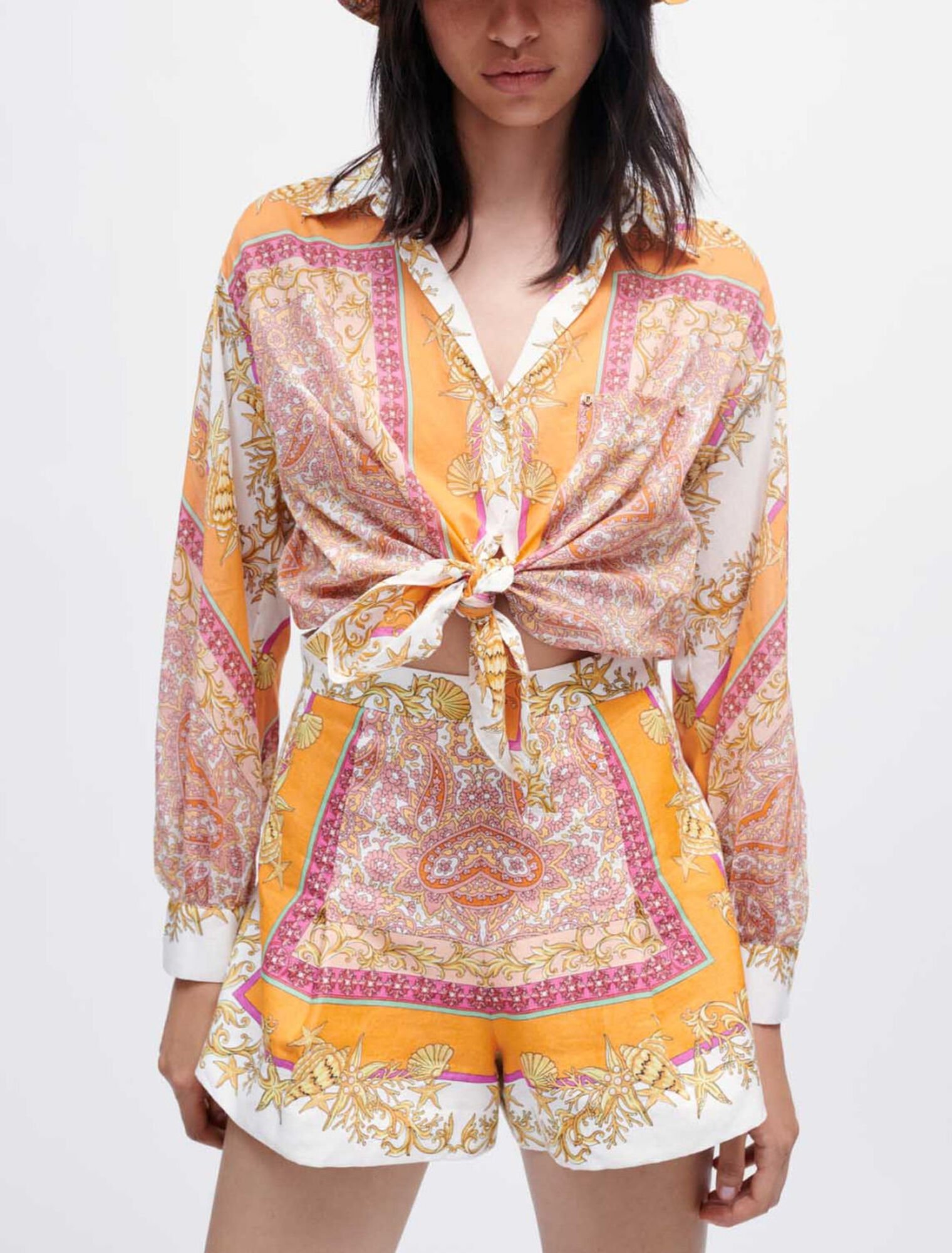 Linen shorts with scarf print
