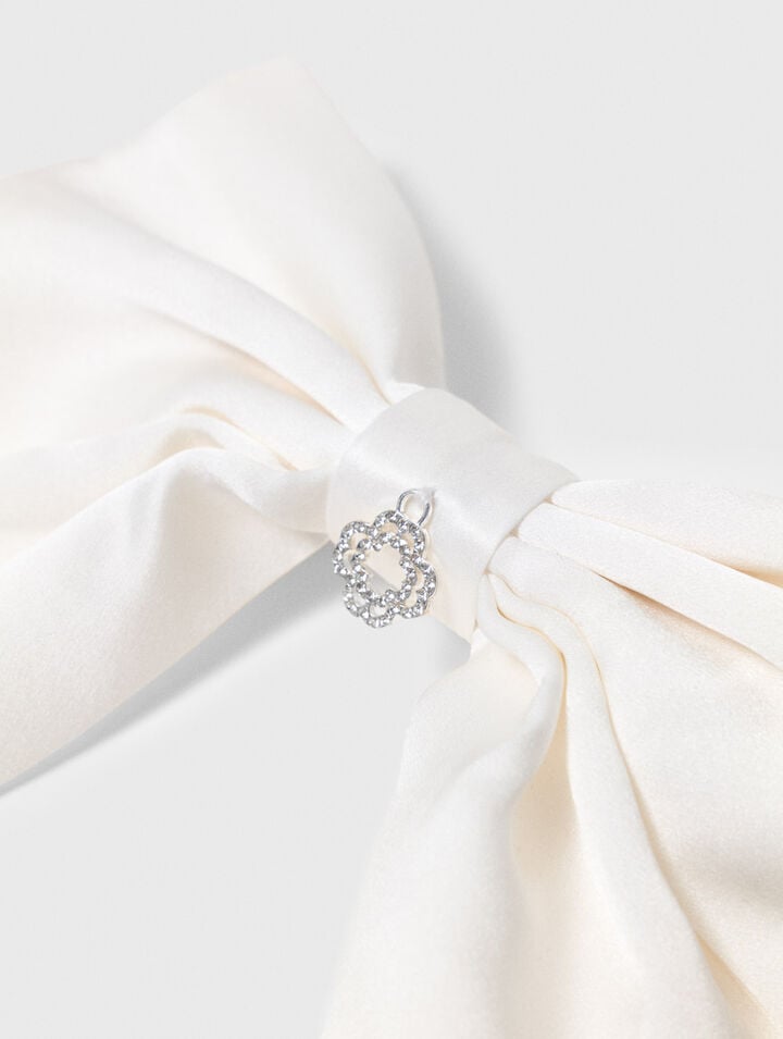 Satin-effect bow barrette