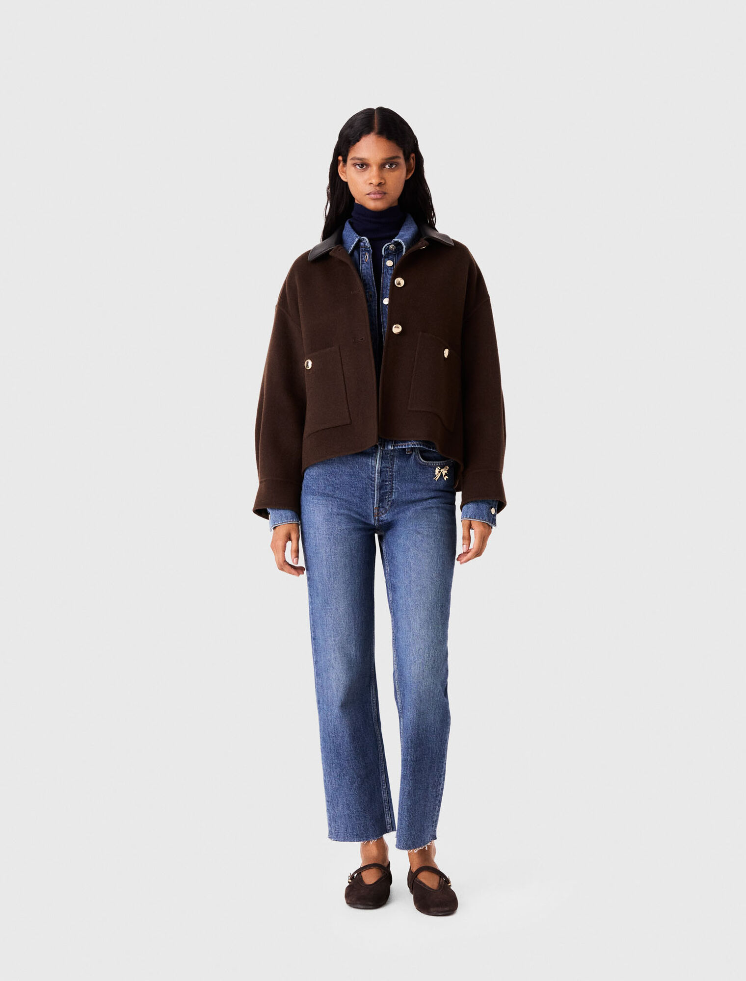 Short wool jacket with pleated back