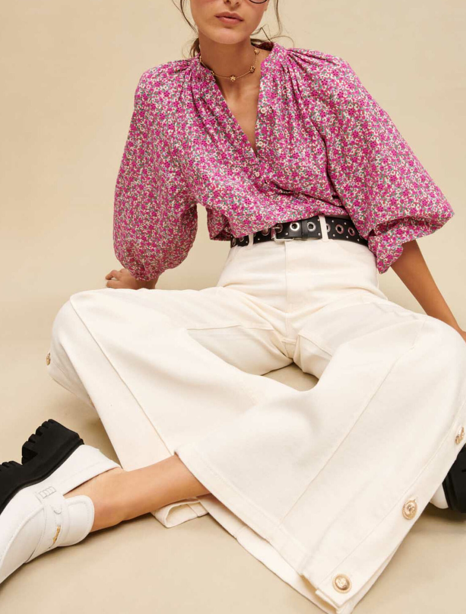 Wide-leg pants with side buttons