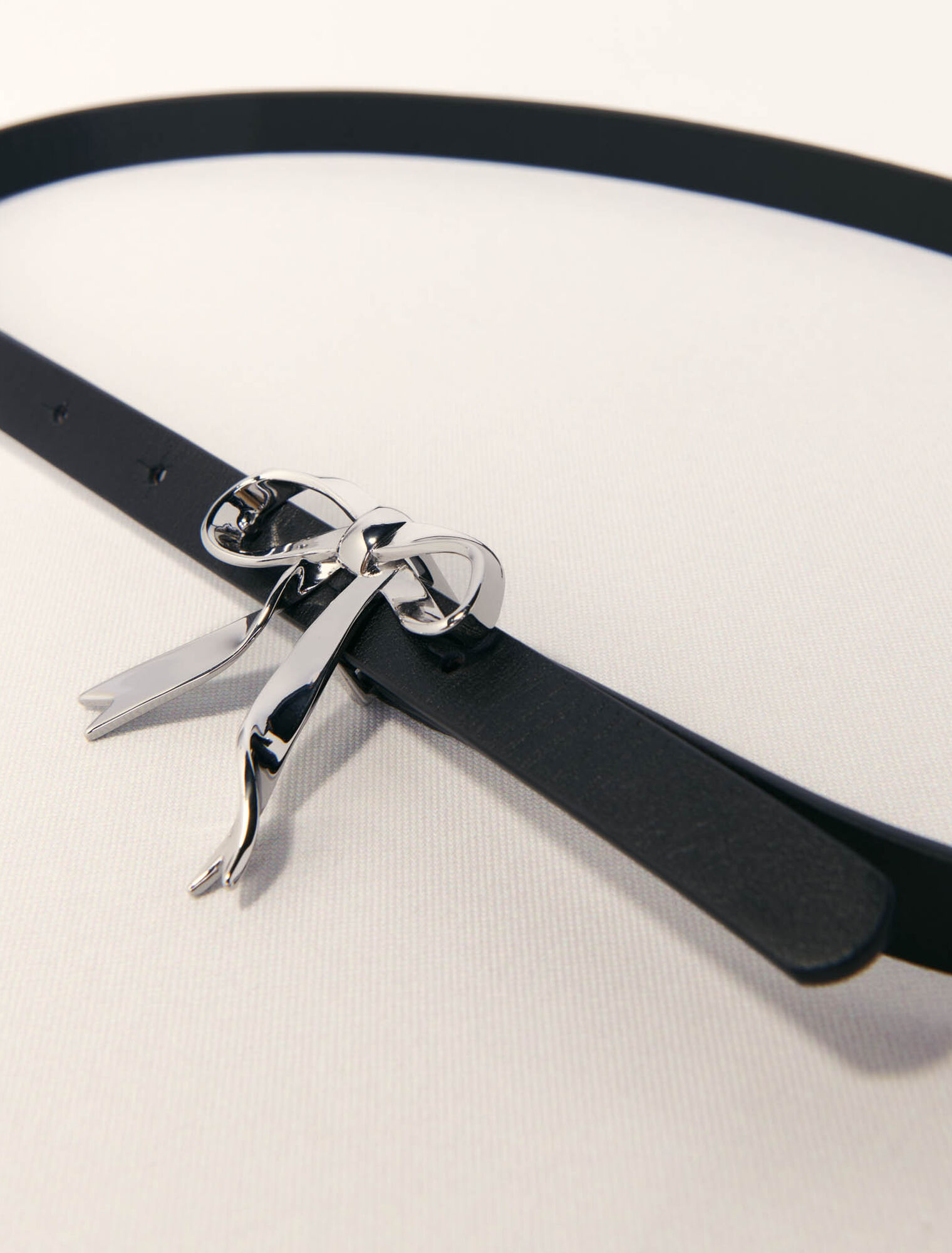 Slim leather bow belt