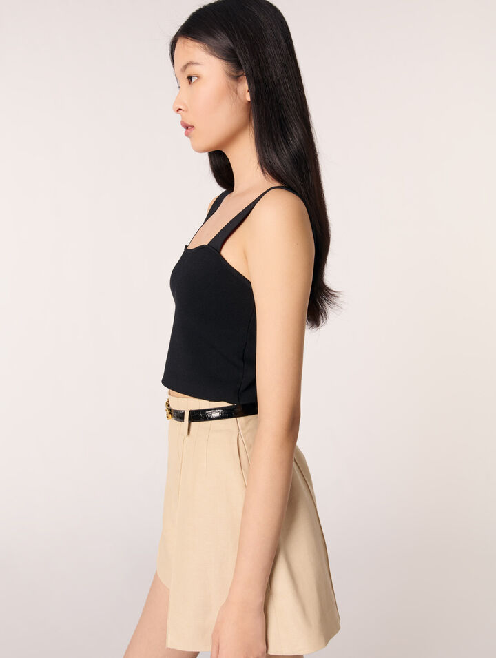 Knitted crop top with straps