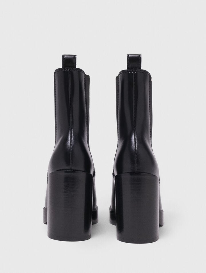 Heeled leather Chelsea boots