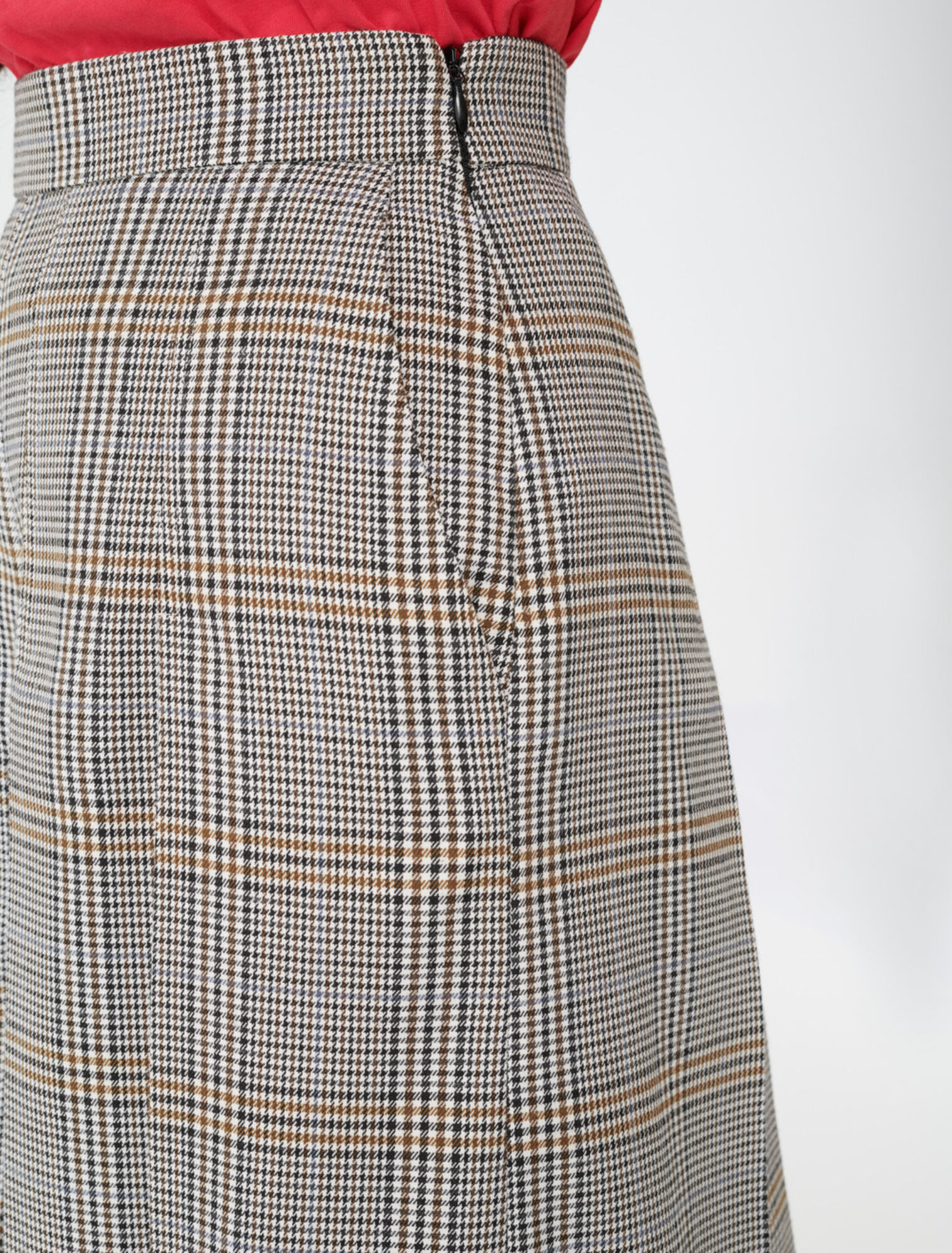 Bermuda-style checked pants