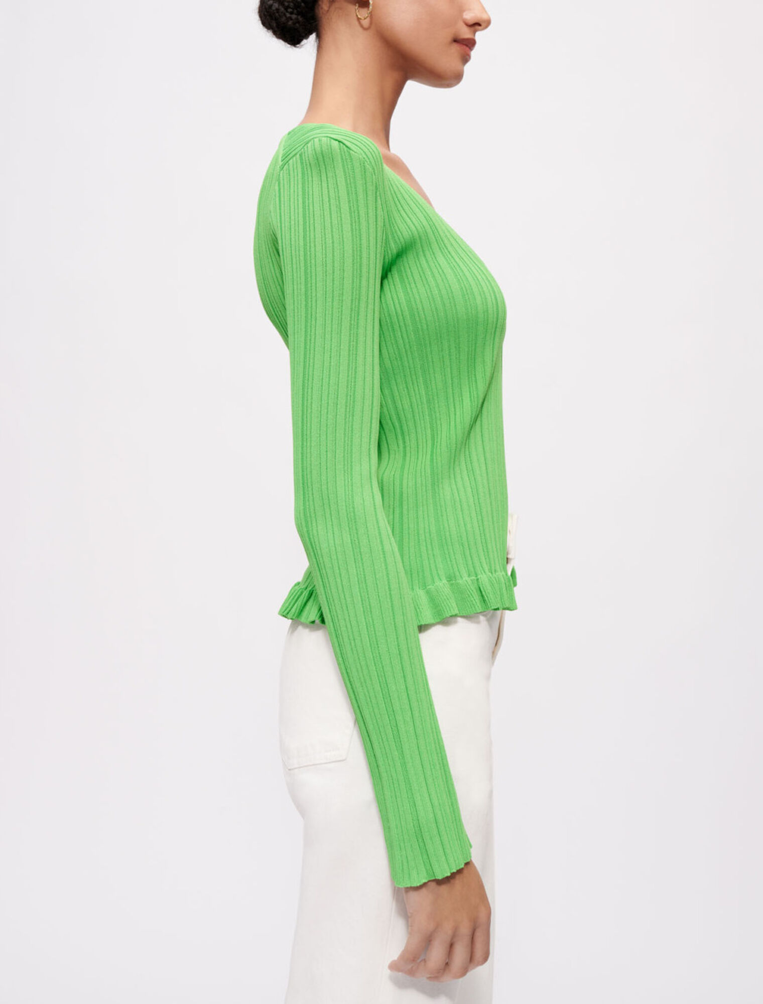 Ribbed and ruffled knitted cardigan