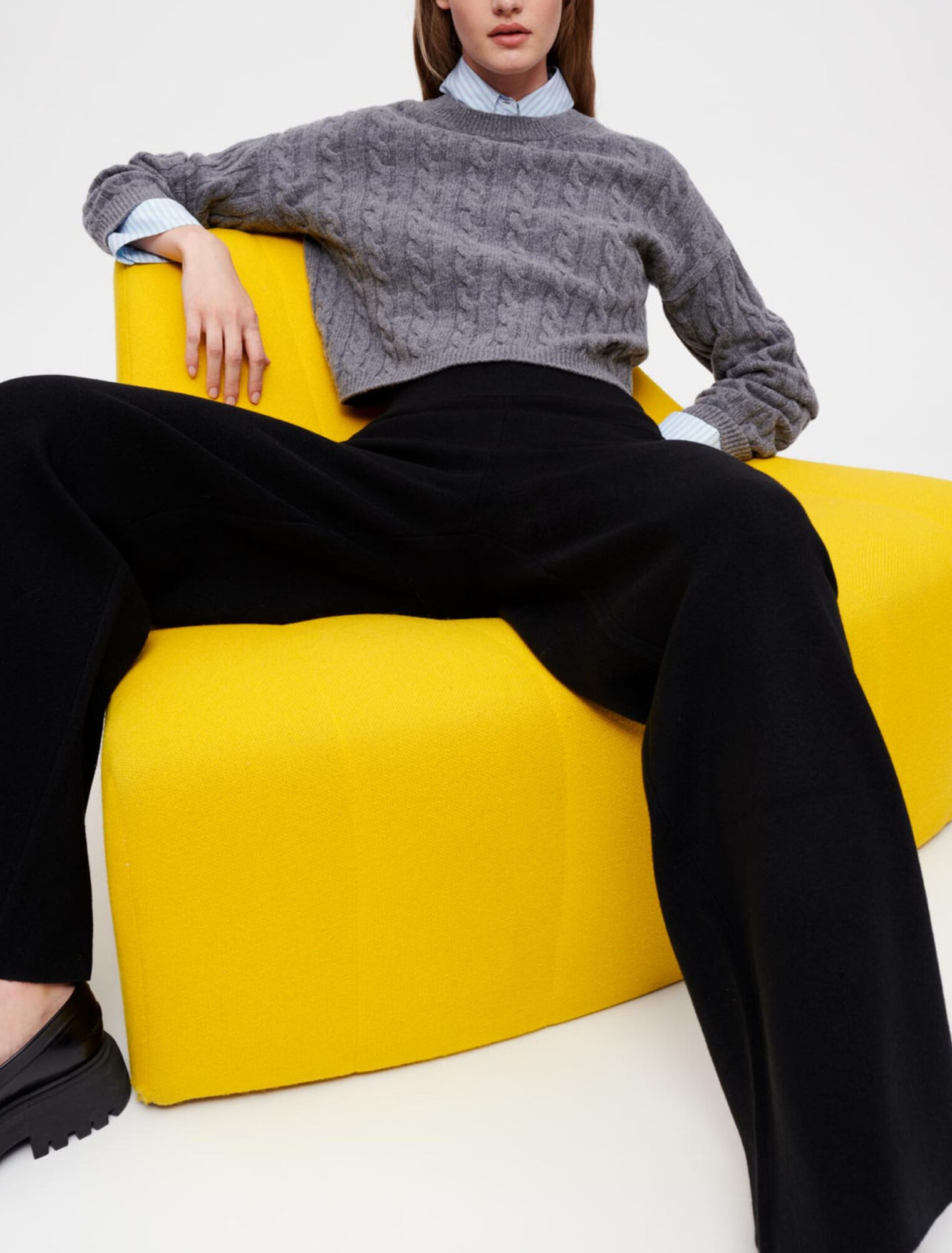 Black wide-leg knitted pants