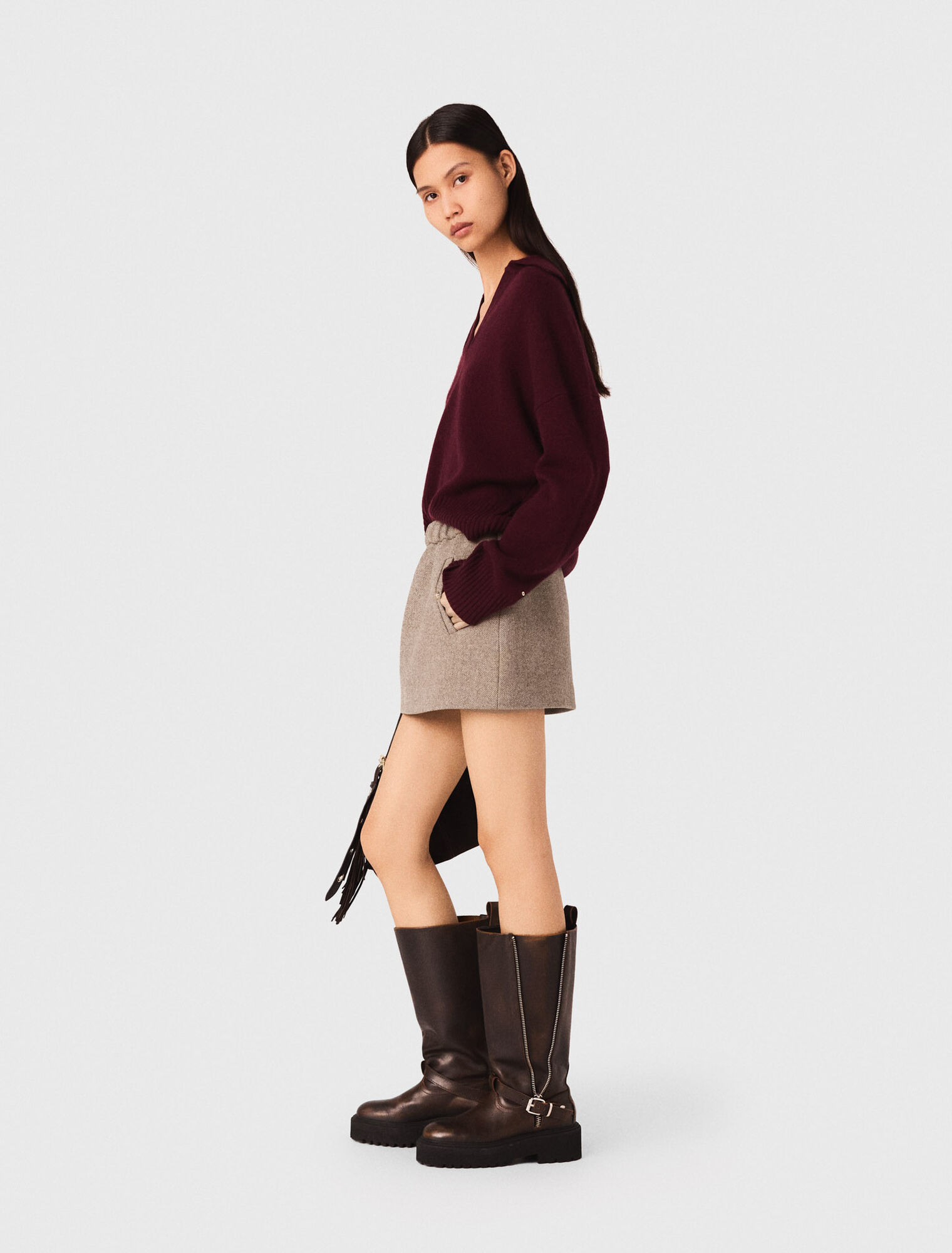 Short wool blend skirt
