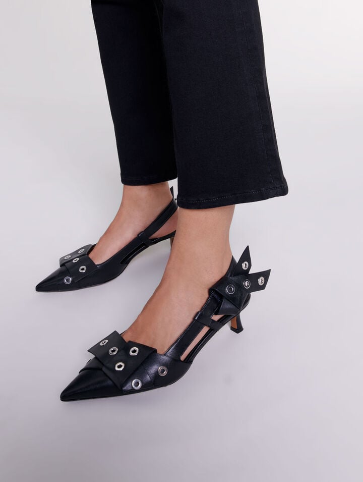 Pointed pumps with bow detail