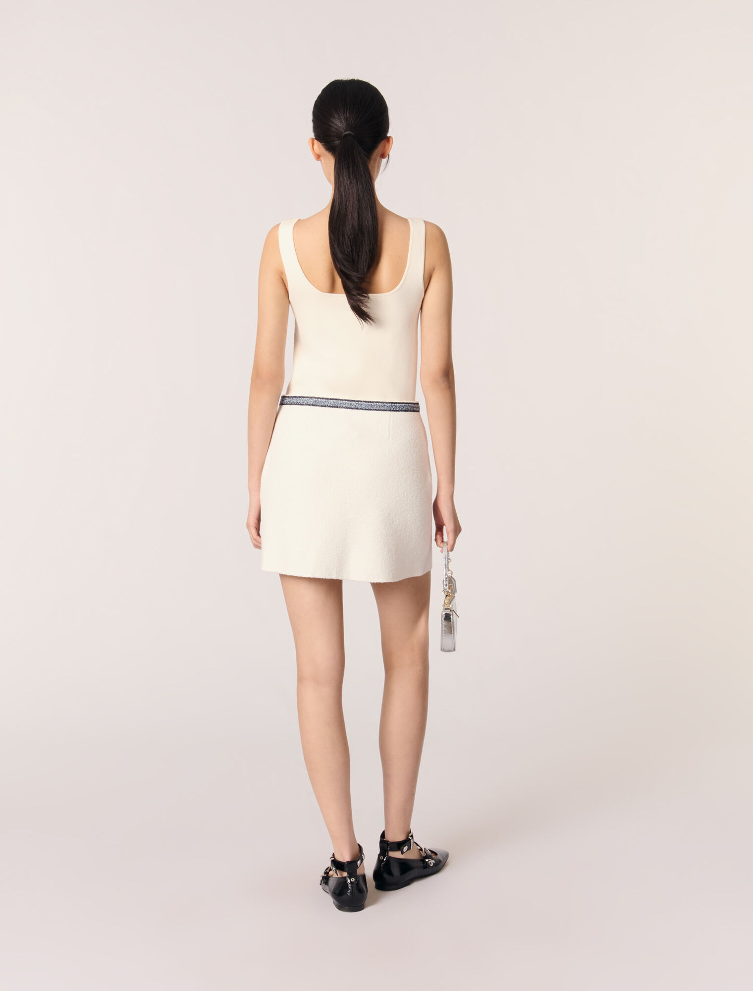 Short skirt with contrasting trim