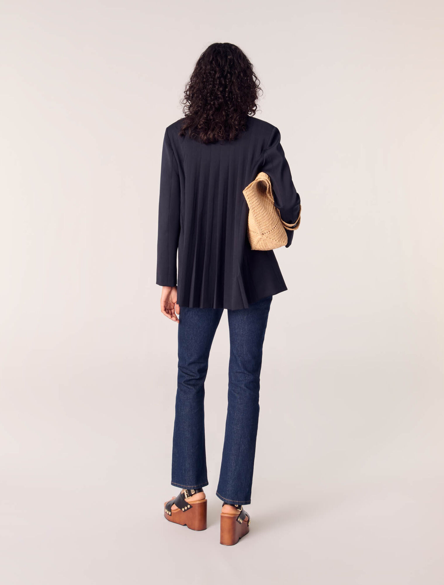 Denim jeans with pockets
