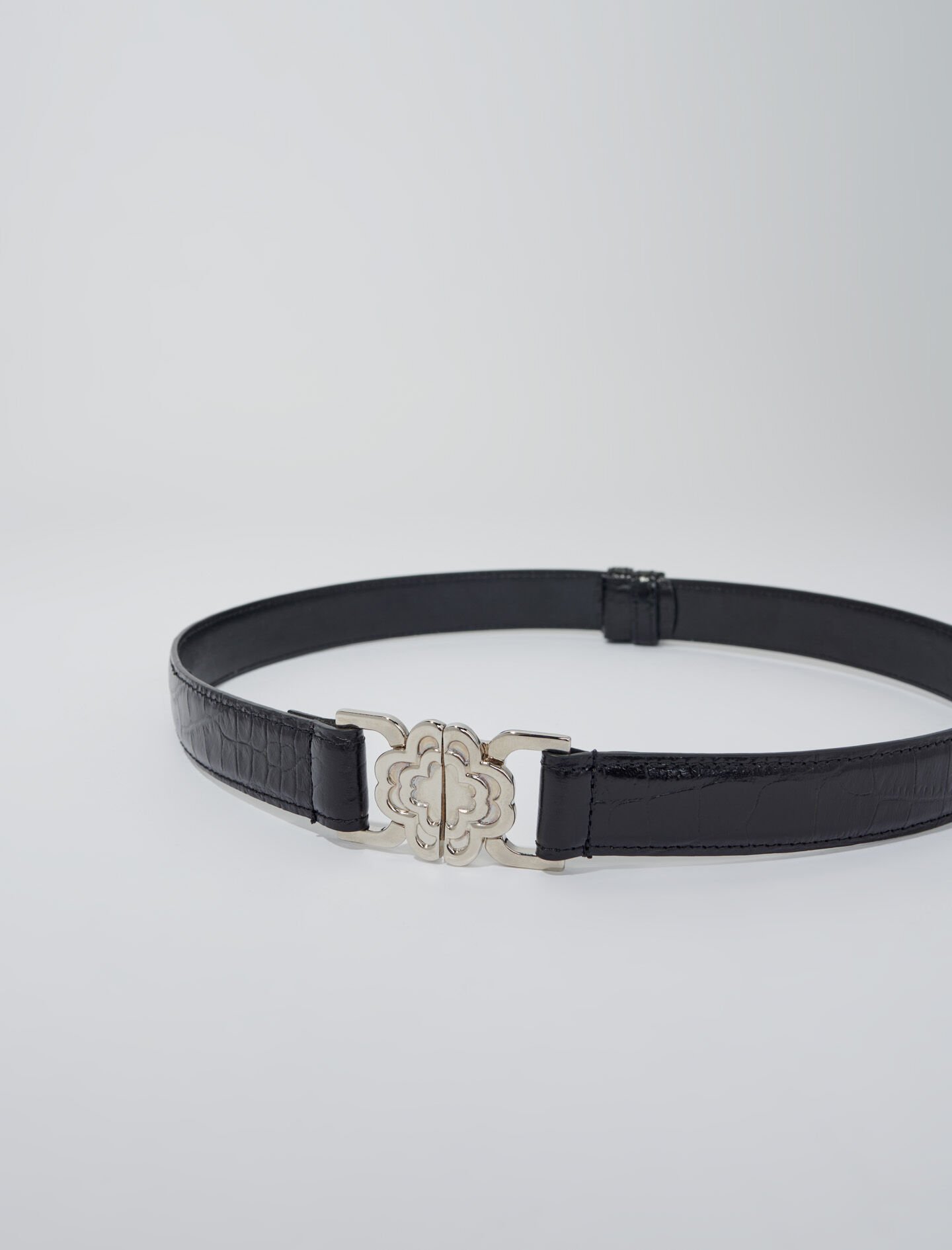 Clover buckle belt