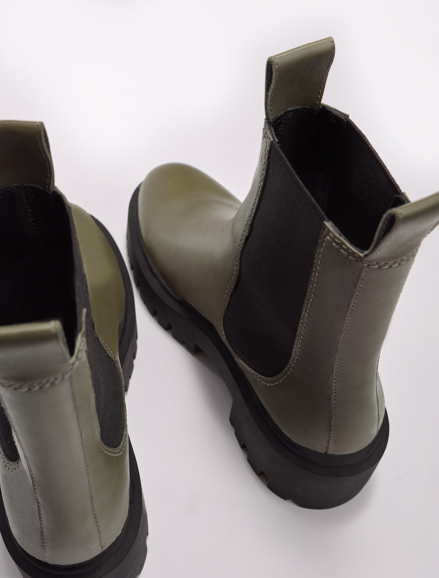 Platform Chelsea boots