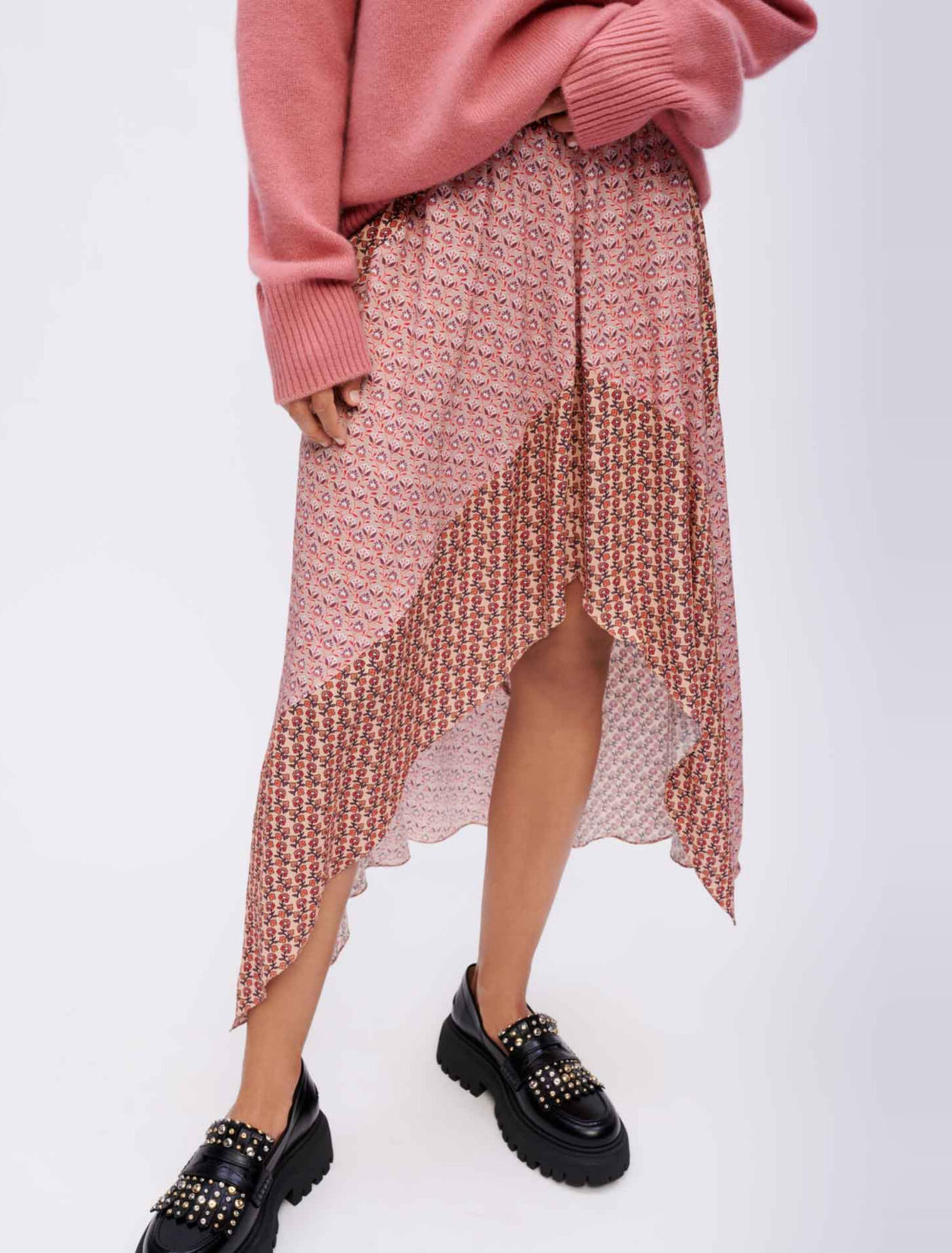 Asymmetrical skirt in print mix