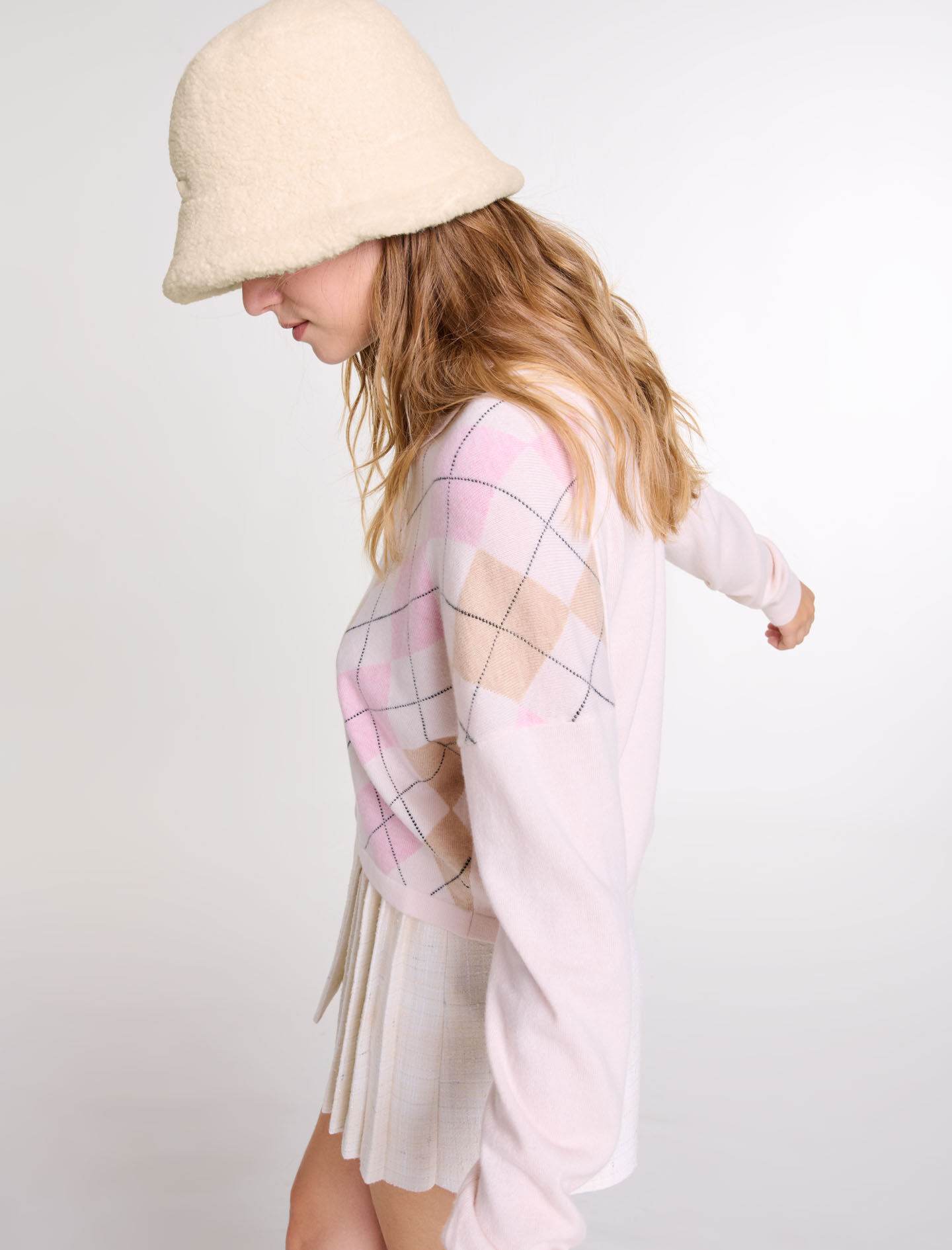 Rhinestone Sherpa Bucket Hat | GUESS Factory