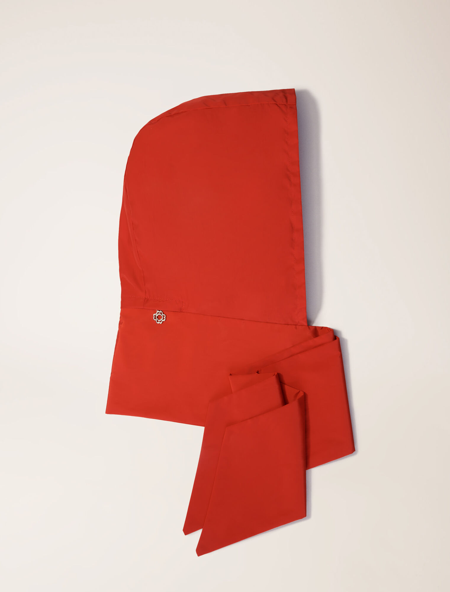 Retractable scarf hood