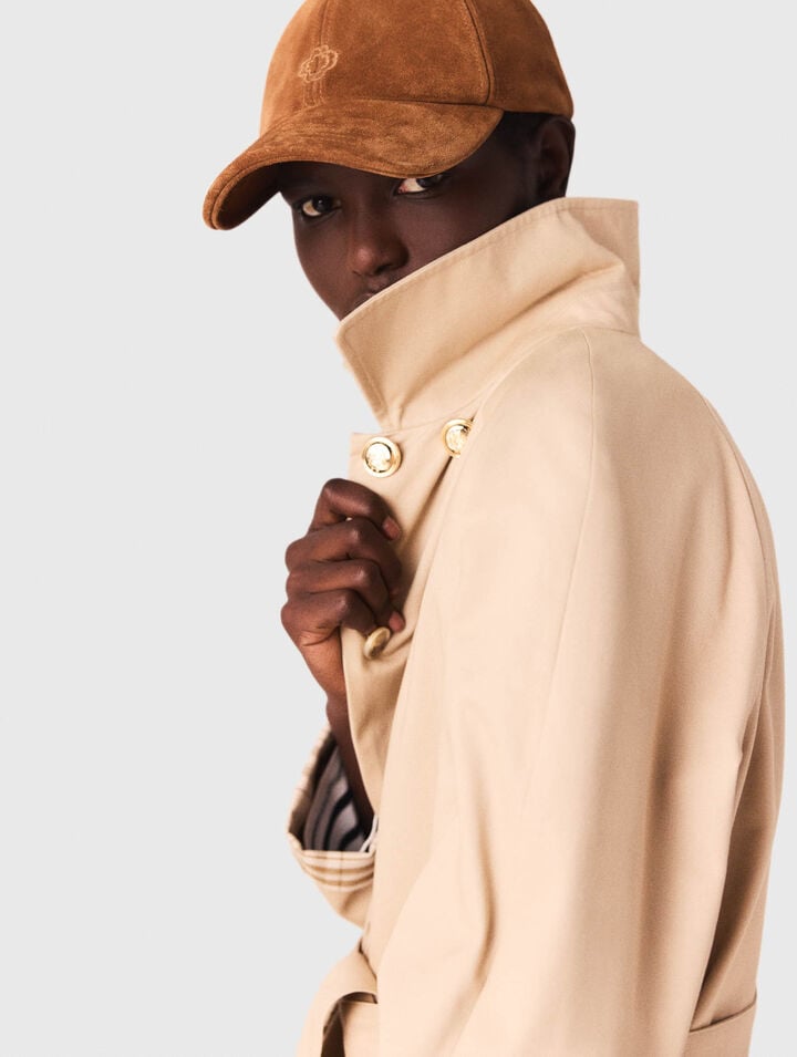 Contrast sleeve and collar trench