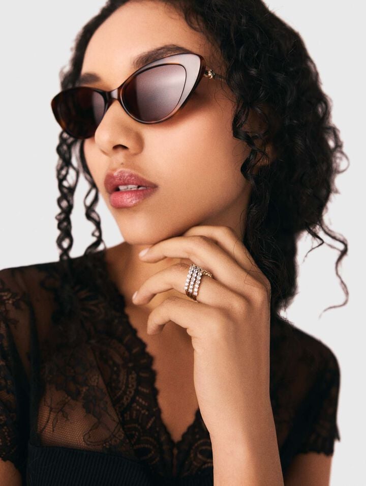 Two-tone rhinestone ring