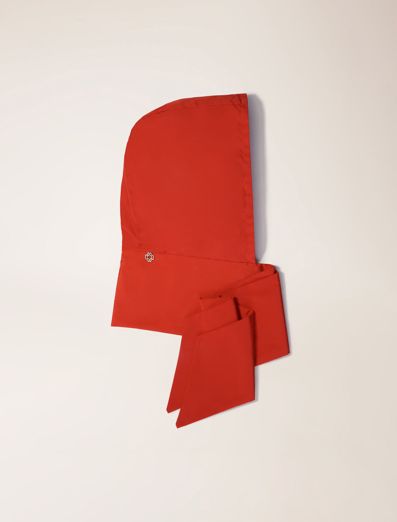 Retractable scarf hood