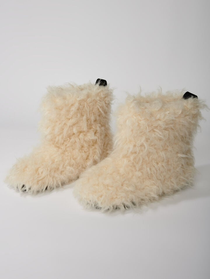 Ankle boots in fake fur