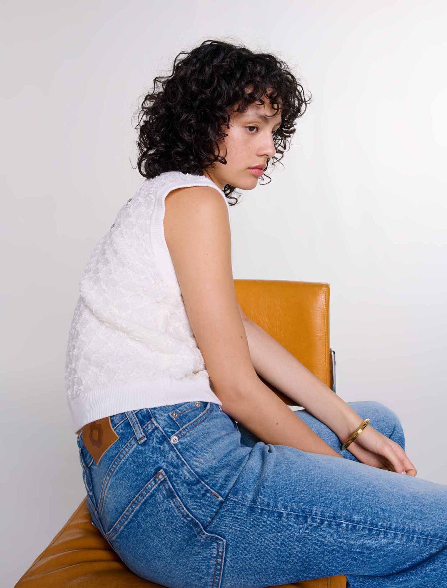 Sleeveless knit jumper