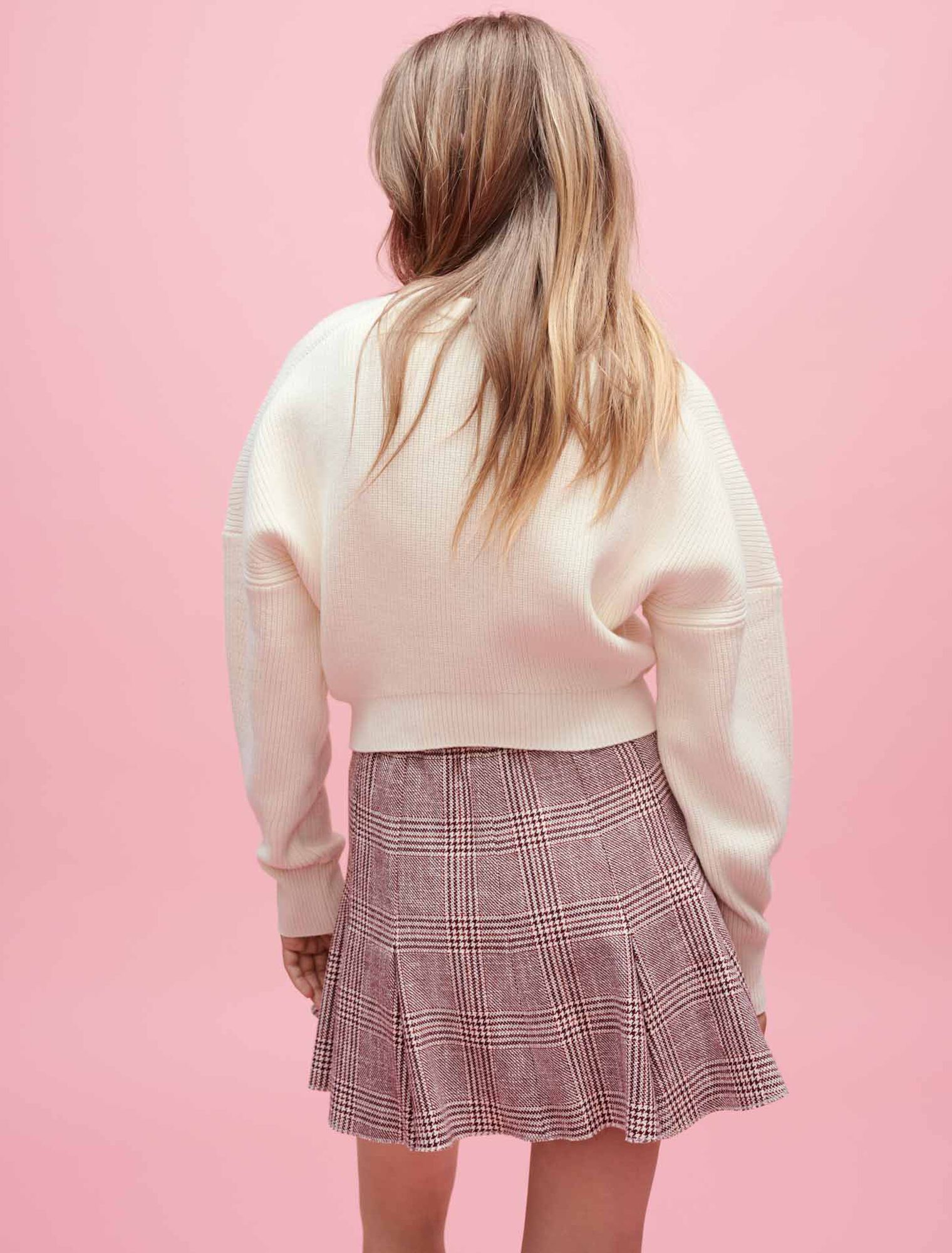 Oversized pullover with raglan sleeves