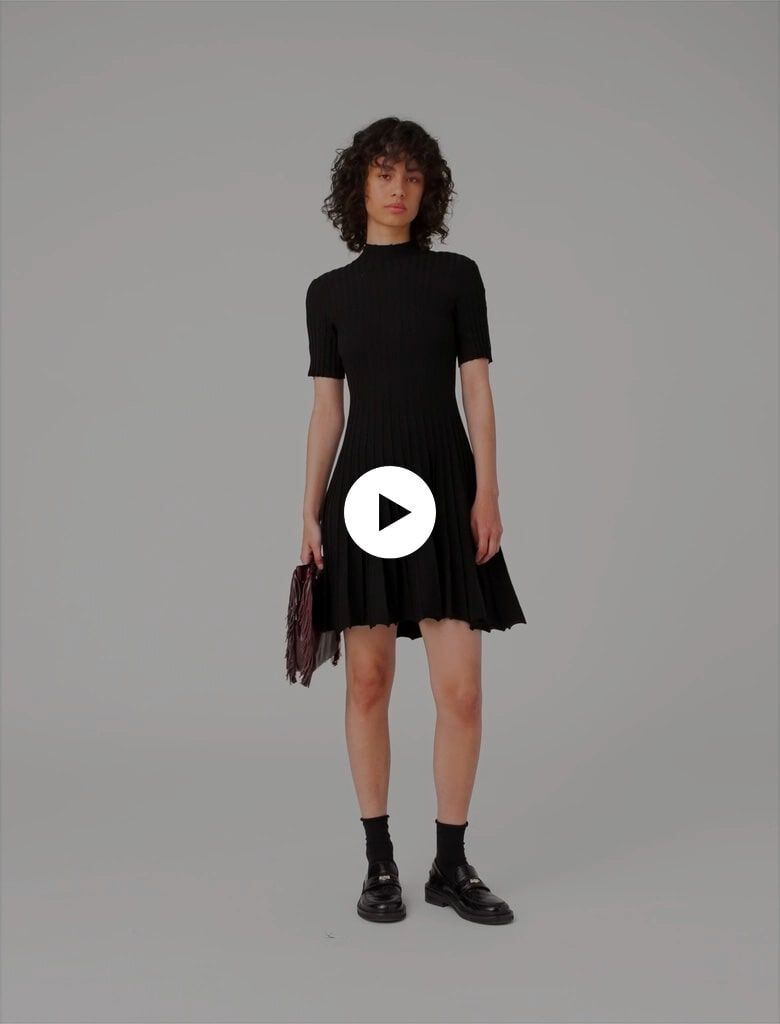 yo BIOTOP Knit pleats mini dress ブラック yo BIOTOP Knit pleats mini dress ブラック yo biotop ヨー