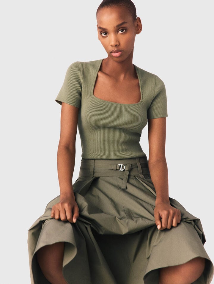 Square-neck ribbed jumper