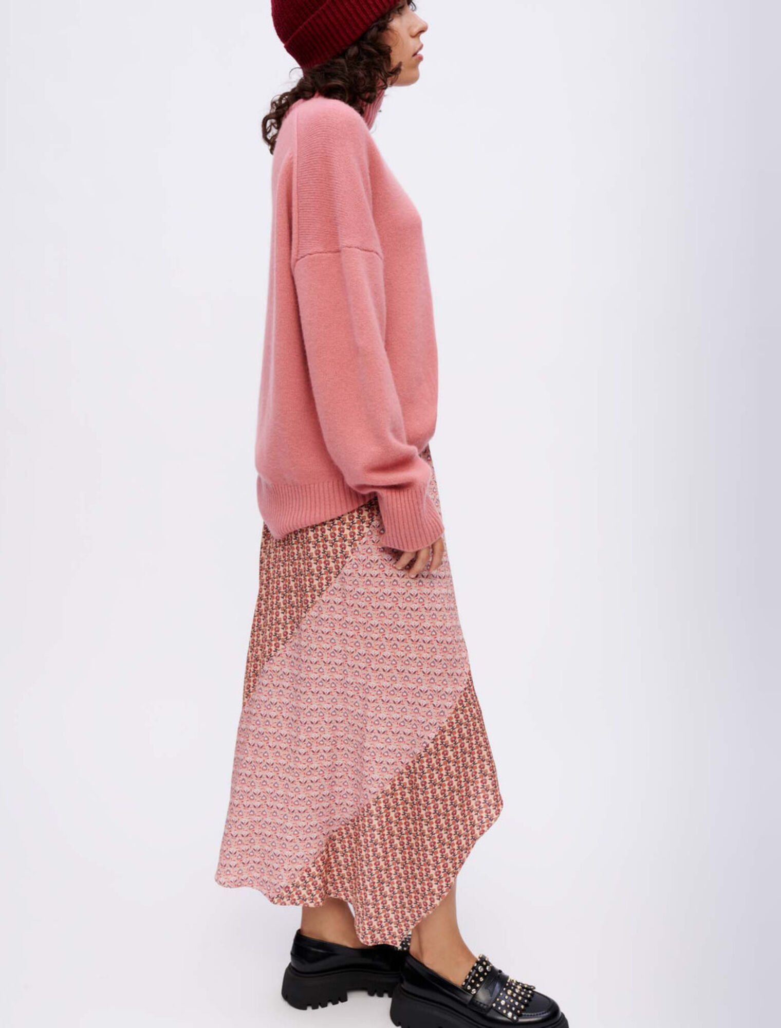 Asymmetrical skirt in print mix